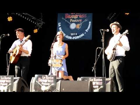 LE CHAT MORT - SHOOT ME DOWN AU BLUEGRASS FESTIVAL DE LAROCHE-SUR.FORON (2015)