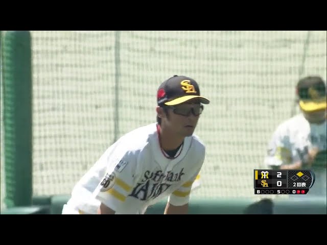 【ファーム】ホークス・明石 素早いバント処理でダブルプレー!! 2018/6/1 H-T(ファーム)