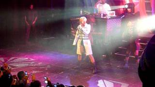 Keri Hilson - Gimme What I Want / Turnin Me On - Trianon Paris (09/10/11)
