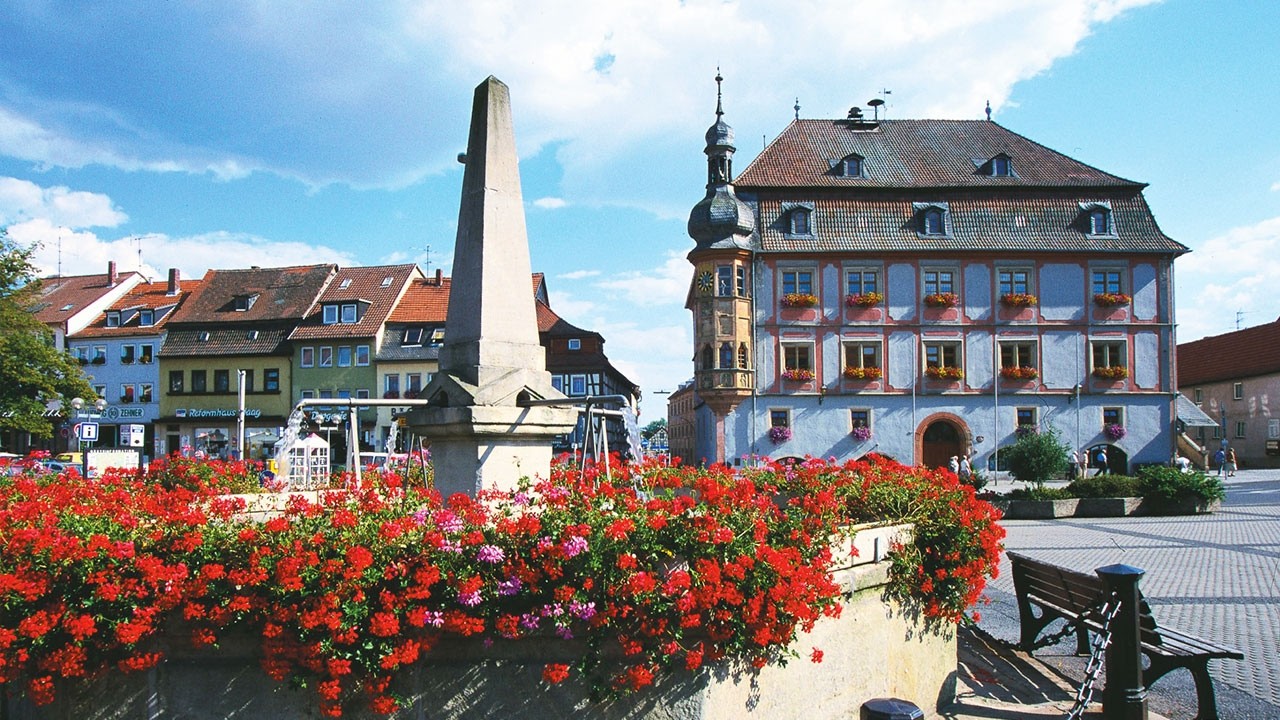 Live webcam view of FrankenTherme Grabfeld Hills Panorama