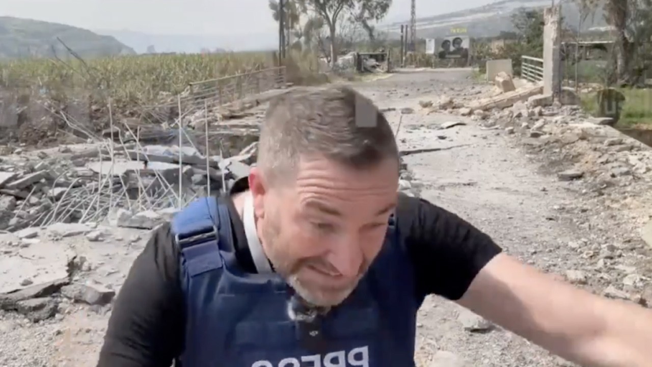 EL VÍDEO MÁS IMPACTANTE DE LA GUERRA DE IRÁN: Un misil casi le mata en directo