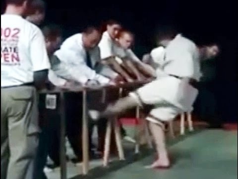 Quebrando 30 tacos de baseball com a canela!