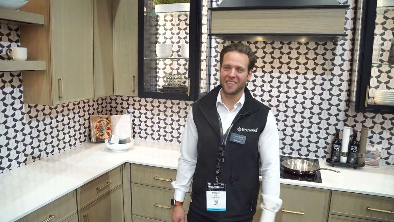 KBIS / IBS 2025 - Fabuwood - Galaxy / Desert Oak