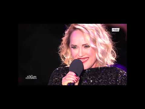 Mackie Messer - Mack the knife (Brecht/Weill) in 9 different languages