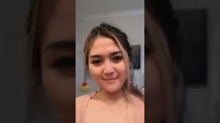 Download lagu tante bohay hot mp3 Download lagu tante bohay hot mp3