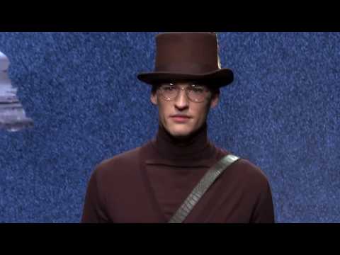 DAKS FW19 Milano Mens Womens Collection Runway Show