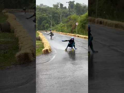 Acelerando na chuva 💥 #shorts #skateboarding #longboard #longboarding #viral #youtubeshorts #foryou