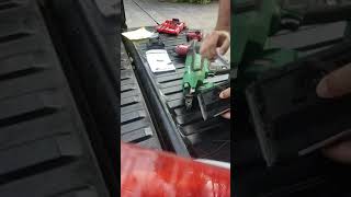How to unjam a Hitachi battery framing nailer.
