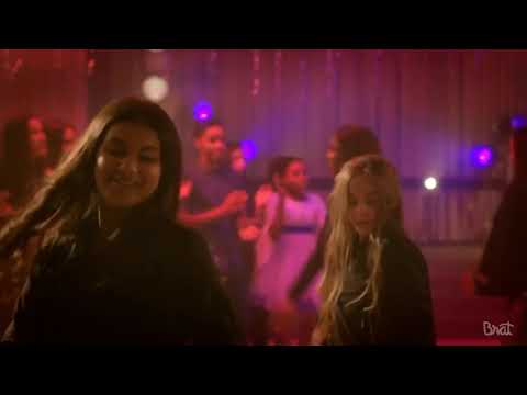 CHICKEN GIRLS : GIRL DANCE