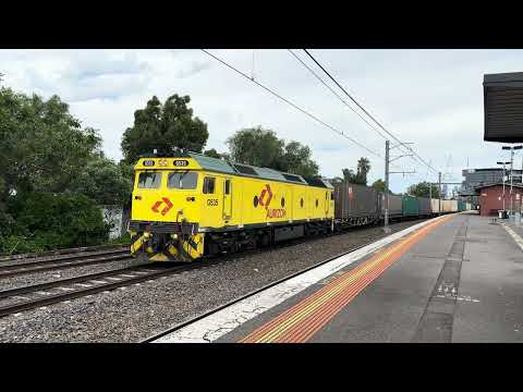 Aurizon G535 7MP1 Team Global Express Container Train Middle Footscray Station