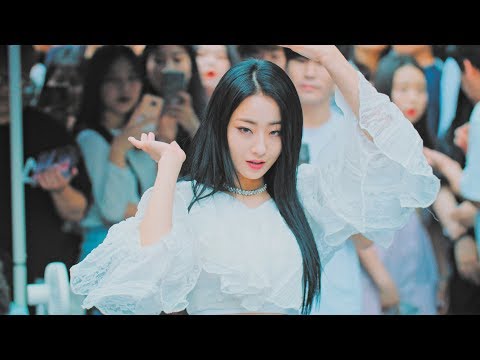 GYEONG REE(경리) - 'BLUE MOON'(어젯밤) 나인뮤지스(9MUSES)  @180707 홍대버스킹 [4k Fancam/직캠