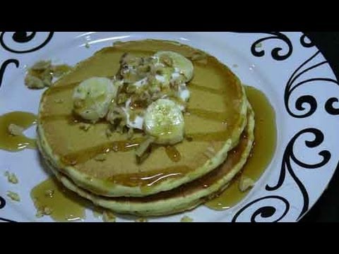 Homemade Pancake Recipe with Bananas and Walnuts / Show Me The Curry
