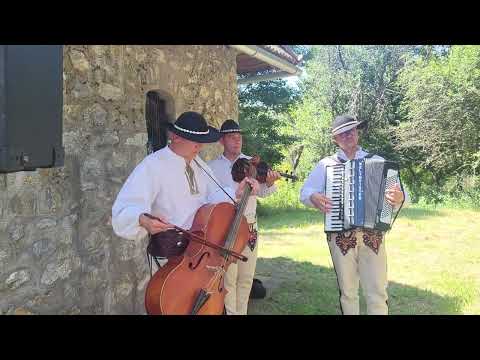 zespół Góralski Juhasi z Czarnego Dunajca na odpuście w Derenku na Węgrzech (3)