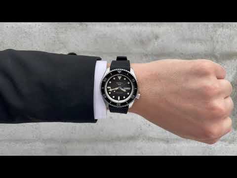 Seiko 5 Sports Suits Style Automatic SRPD73K2 watch wristshot