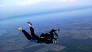 preview picture of video 'Craig Vandenberg's skydiving manoeuver series at Grand Bend'