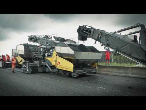 Una finitrice-spruzzatrice con nuovo sistema di comando