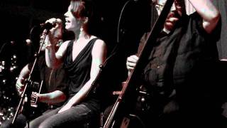 Up and coming singer Maggie Coffin of the Robby Coffin Trio... Sounding smooth as silk.