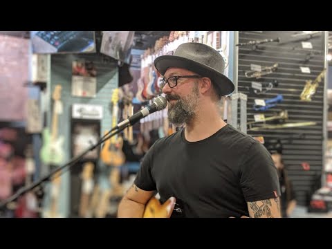 Chapman Clinics In Minnesota & Hotel Room Surprise Guitar Unboxing