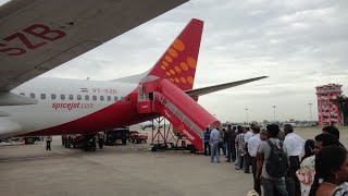 preview picture of video 'SpiceJet Boeing 737-800 Take off from Chennai Airport (SG 291 | VT-SZB)'