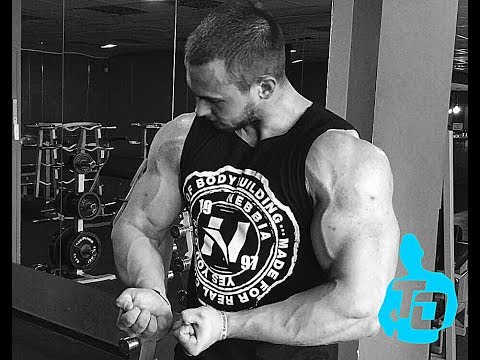 TOMÁŠ OPLUŠTIL - 19 YEARS BODYBUILDER w/ TOM NEUFELD (25 YEARS)