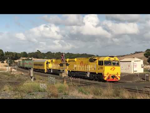 Aurizon’s First Team Global Express Container Train