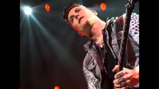 Synyster Gates pictures •Enjoy :)