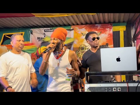 Unbedingt ansehen! Spragga Benz, Fada Wee Pow From Stone Love, Ziddy Don @ Rubadub Donnerstag, Li...