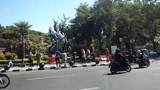 preview picture of video 'Jalan jalan Di Kota Pahlawan, Surabaya Indonesia'