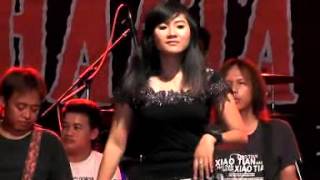 Download lagu SUKSES Production-Hitam Diniamu Putih Cintaku mp3
