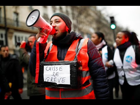 فرنسا النقابات تواصل إضرابها وتؤكد أن خطاب ماكرون "لم يقدم أي جديد"