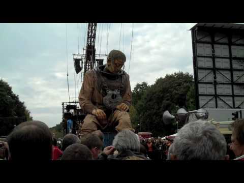 Schlafende Riesen in Berlin • Géants dormants à Berlin