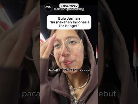 Menyantap kuliner sambil dengerin lagu-lagu Astrid S, pengalaman yang bikin sore makin asyik! 🎶🍽️