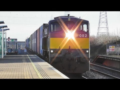 Irish Rail 071 Class locomotive 082 + IWT freight Liner - Adamstown Station, Dublin