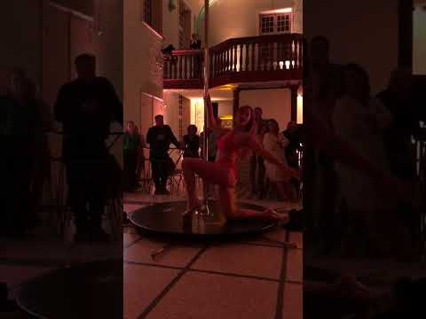 Pole dance - theme New York