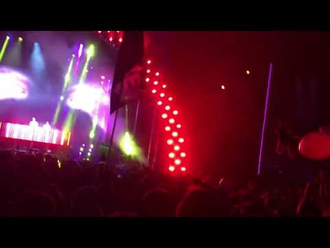 Skellism & Terror Bass ft Lil Jon - In The Pit LIVE