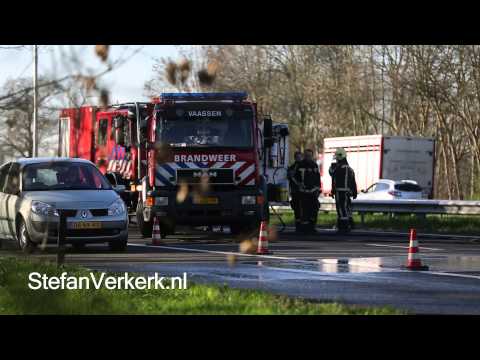 Automobilist zwaargewond bij autobrand na ongeval A50 Epe - ©StefanVerkerk.nl