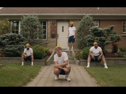 Les Louanges - DMs (Official Music Video)