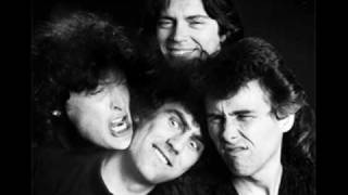 Golden Earring - Quiet Eues(lyrics incl.)