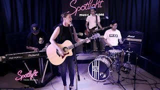 Mojofly sings &quot;MATA&quot; | FULL VIDEO