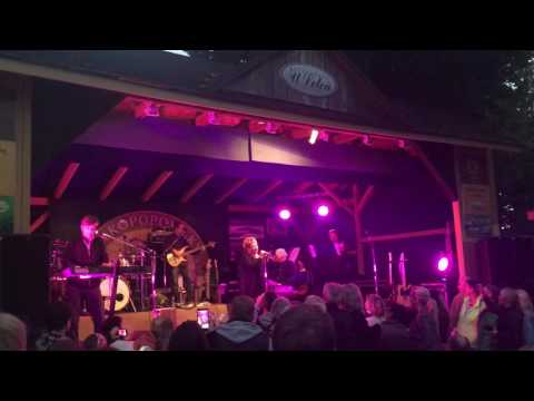 Věra Špinarová Jednoho dne se vrátíš, Hradec Králove, U Letců 15.7.2016. Nevšední zážitek!