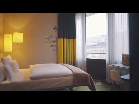 07  Medium Guest Room