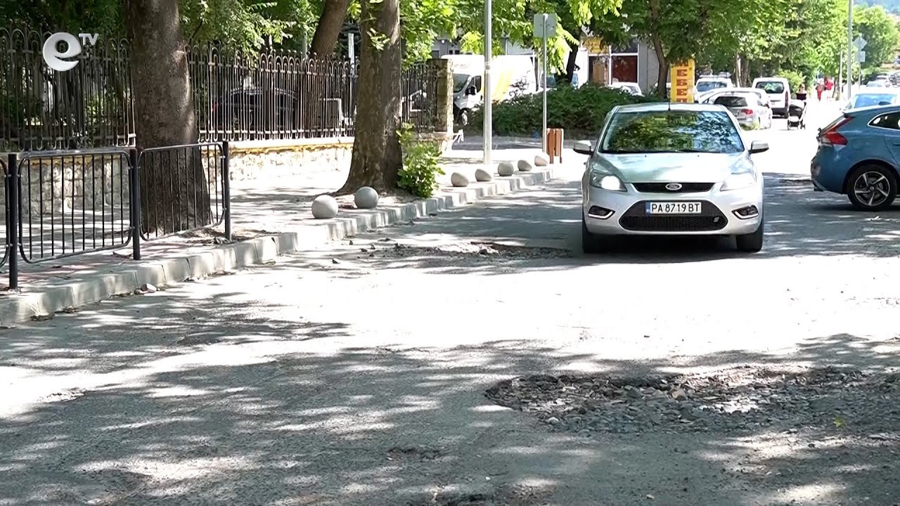 Улица „Екзарх Йосиф“ попадаща в Синя зона е в окаяно състояние