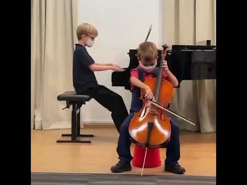 Christopher Søren Tiemroth (age 6), cello - Perpetual Motion in D (Suzuki book 1)