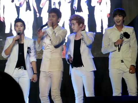 ZE:A Live in Manila (Market! Market!) - A Capella