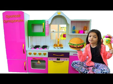 Masal  pretend playing in Restaurant with Kitchen Toys