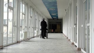 Задържаха лекар в Кърджали, получил 2000 лв. за издаване на документ за ТЕЛК