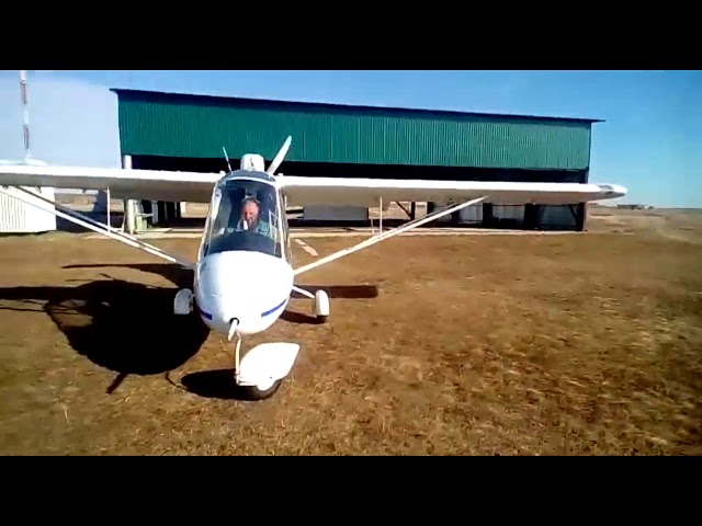 Уфа пилоты Азнакайга ике капчык бүләк төяп килде