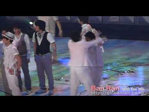 080706 kangmin played with ribbon