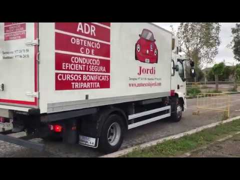 Truck Practice | Reversing Parking Maneuver | Class with Jordi | C Permit