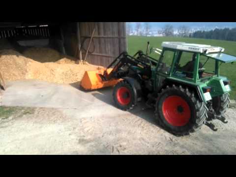 Holz hacken am 21.03.2016 mit Fendt und John Deere